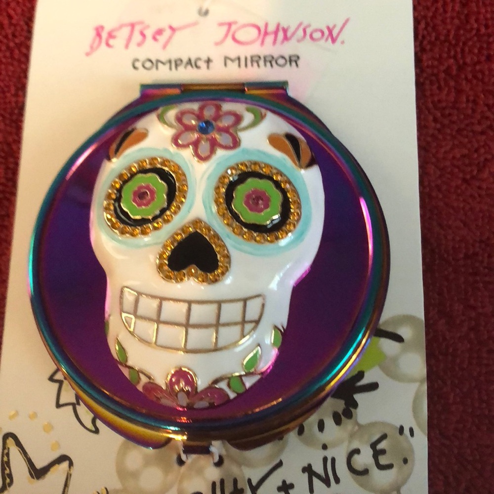 Compact Mirror